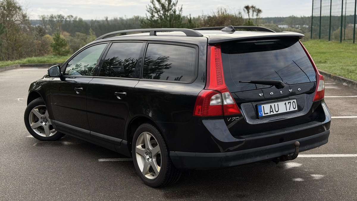 Volvo V70 2008 — вигляд ззаду