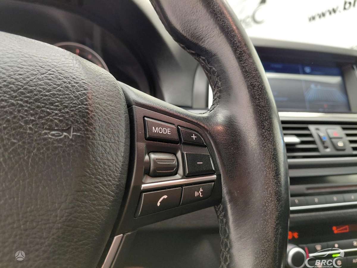 BMW 525 2011 — photo 10