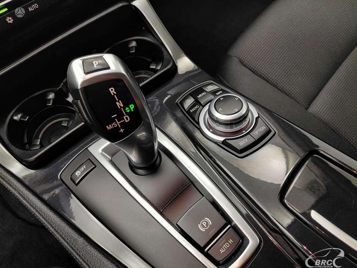 BMW 525 2011 — photo 12