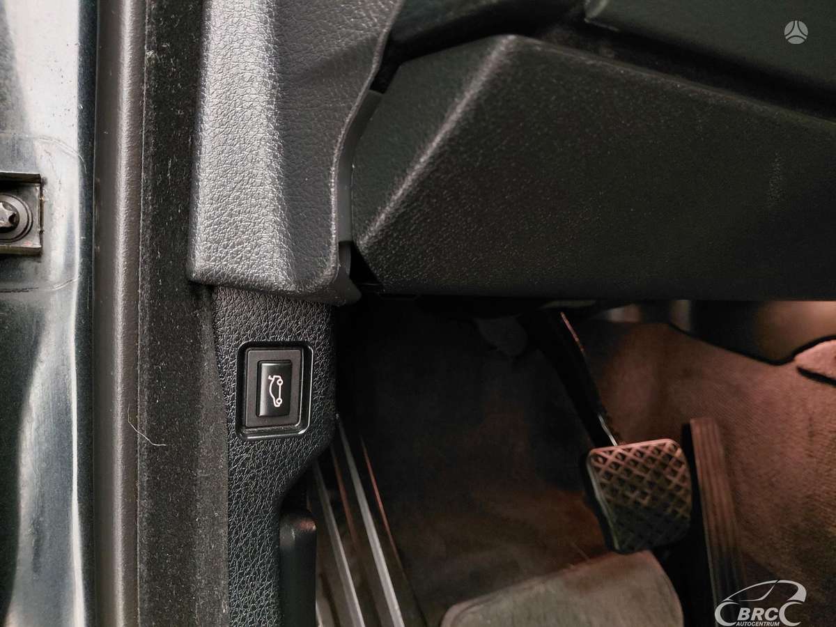 BMW 525 2011 — photo 13