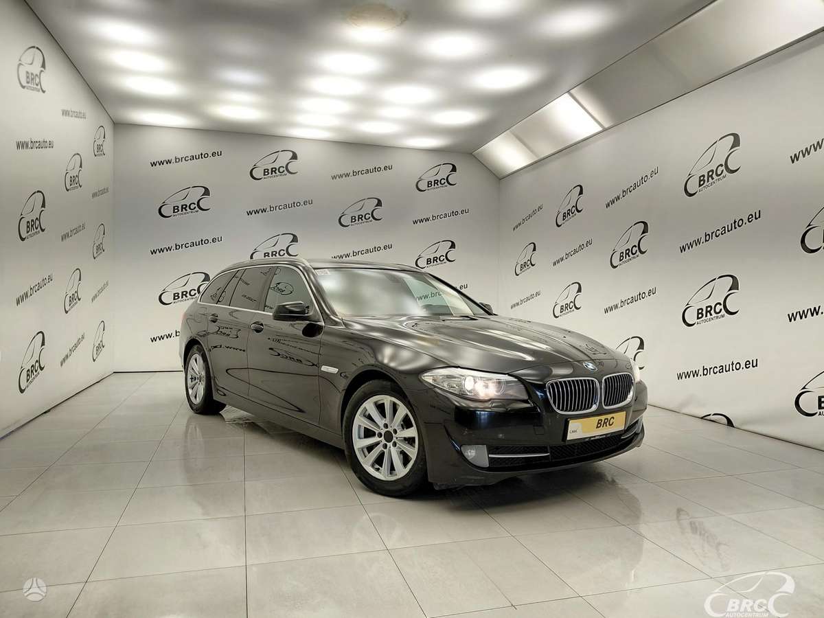 BMW 525 2011 — interior