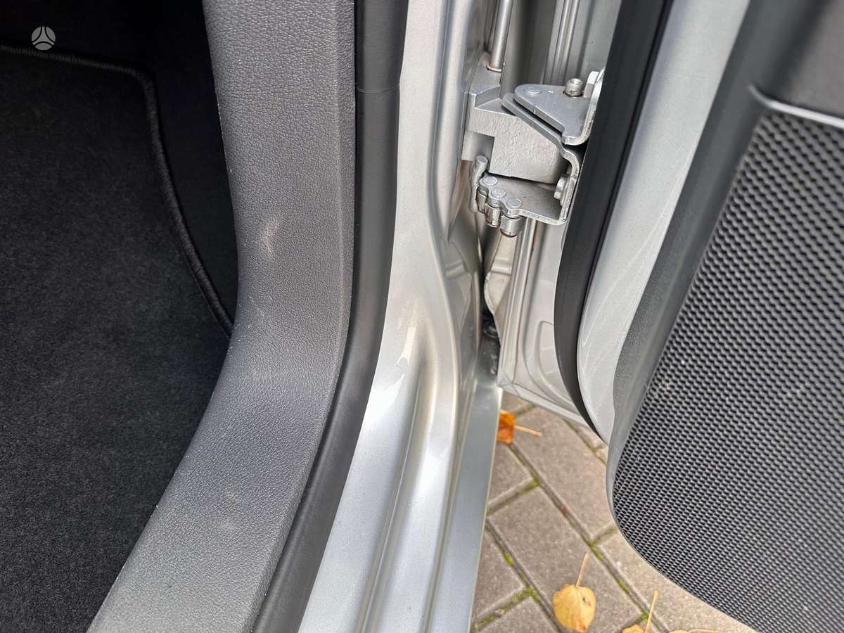 Volkswagen Caddy 2011 — photo 17