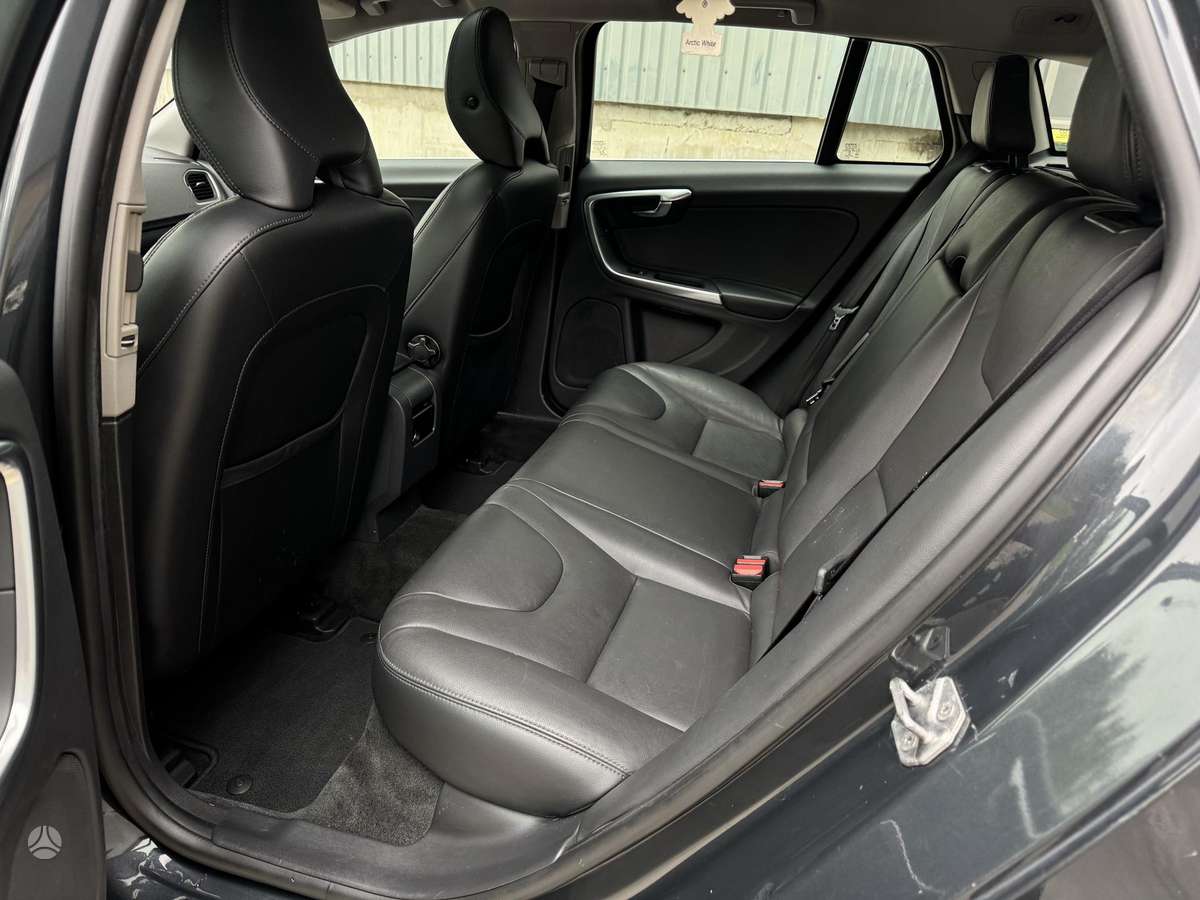 Volvo V60 2014 — photo 10