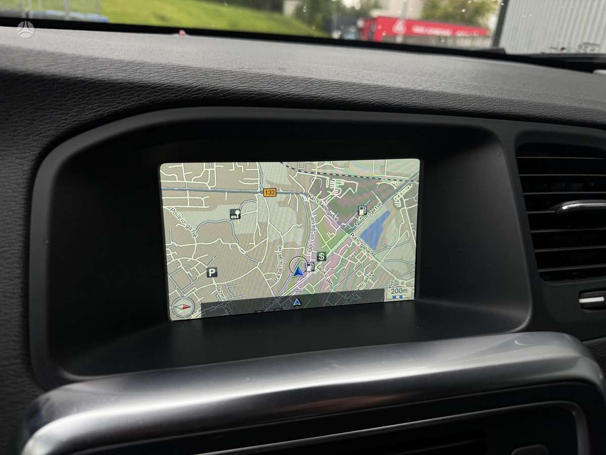 Volvo V60 2014 — photo 13