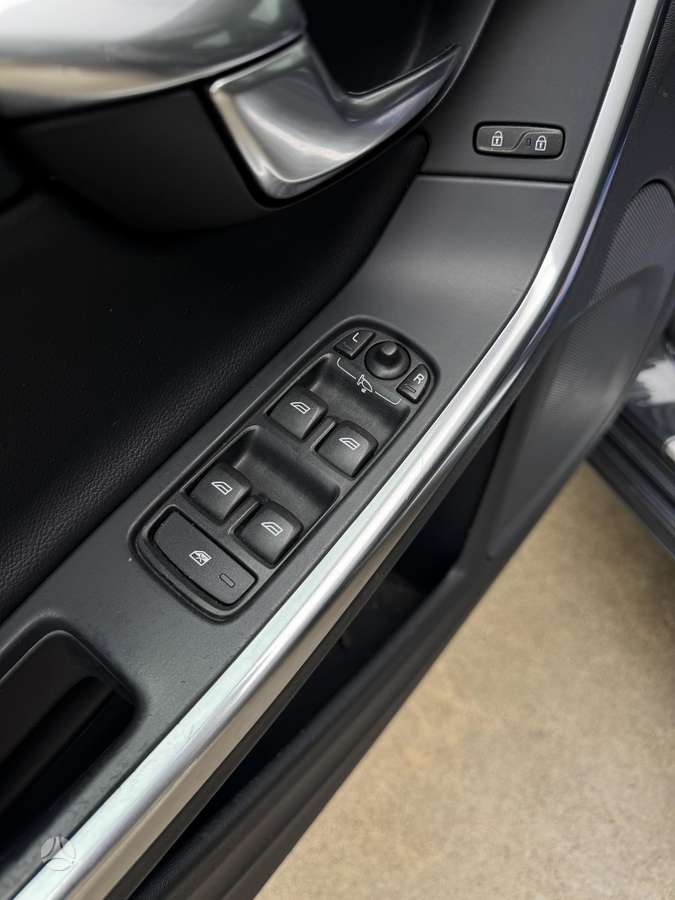 Volvo V60 2014 — photo 19