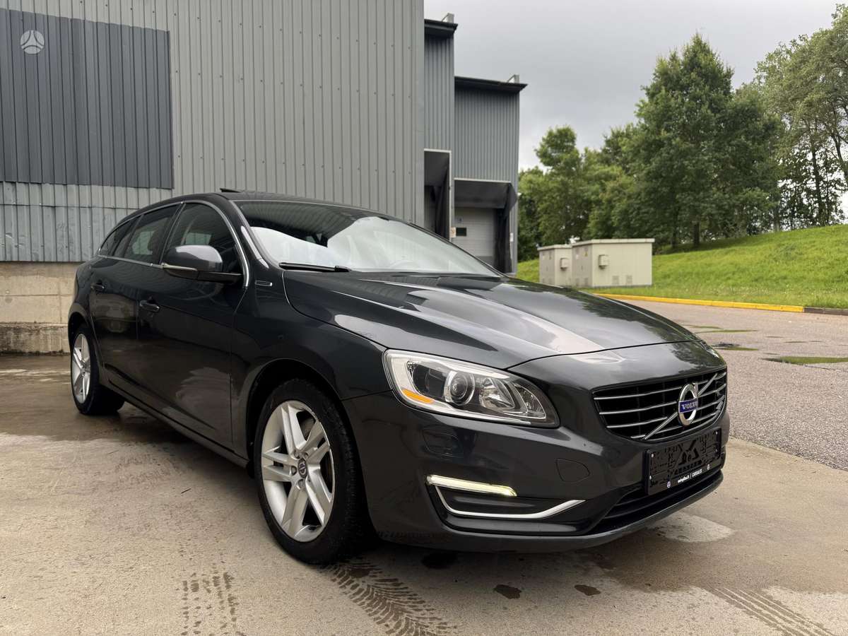 Volvo V60 2014 — rear view