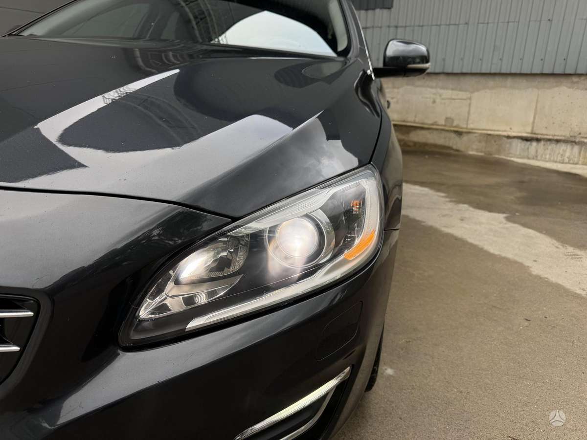 Volvo V60 2014 — photo 22