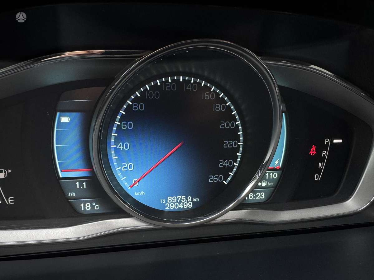 Volvo V60 2014 — photo 29