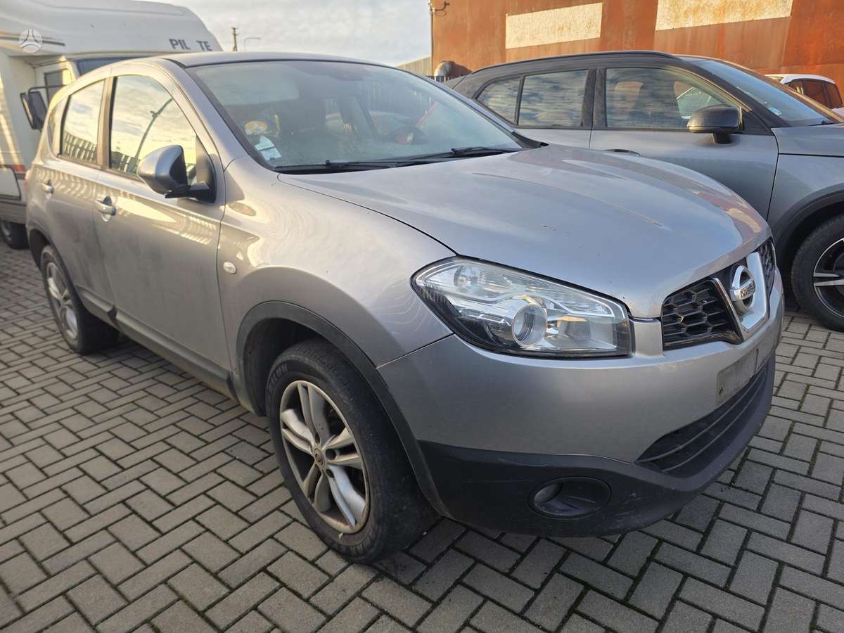 Nissan Qashqai 2010 — вигляд ззаду