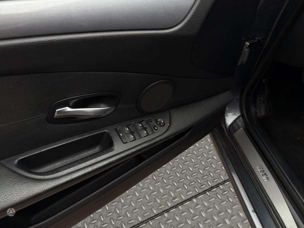 BMW 530 2008 — photo 12