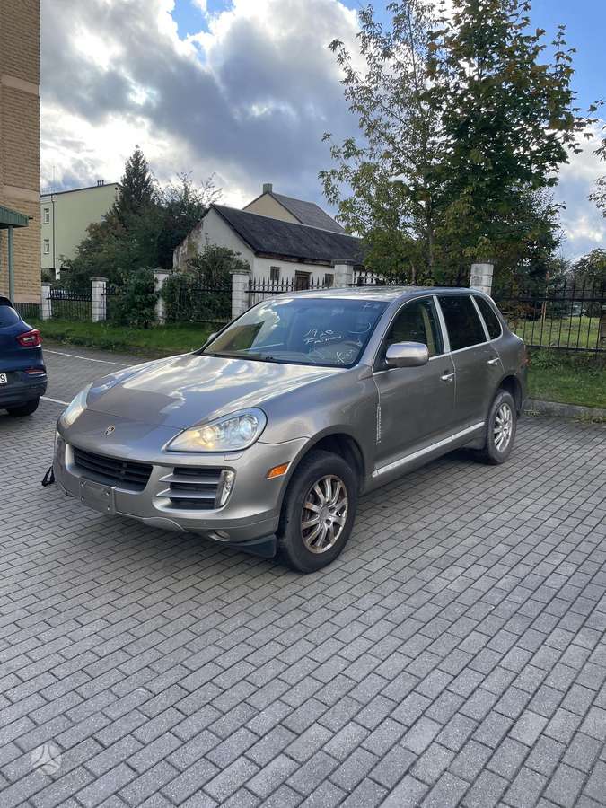 Porsche Cayenne 2009 — interior