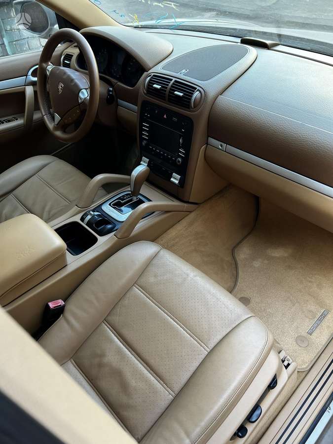 Porsche Cayenne 2009 — photo 9