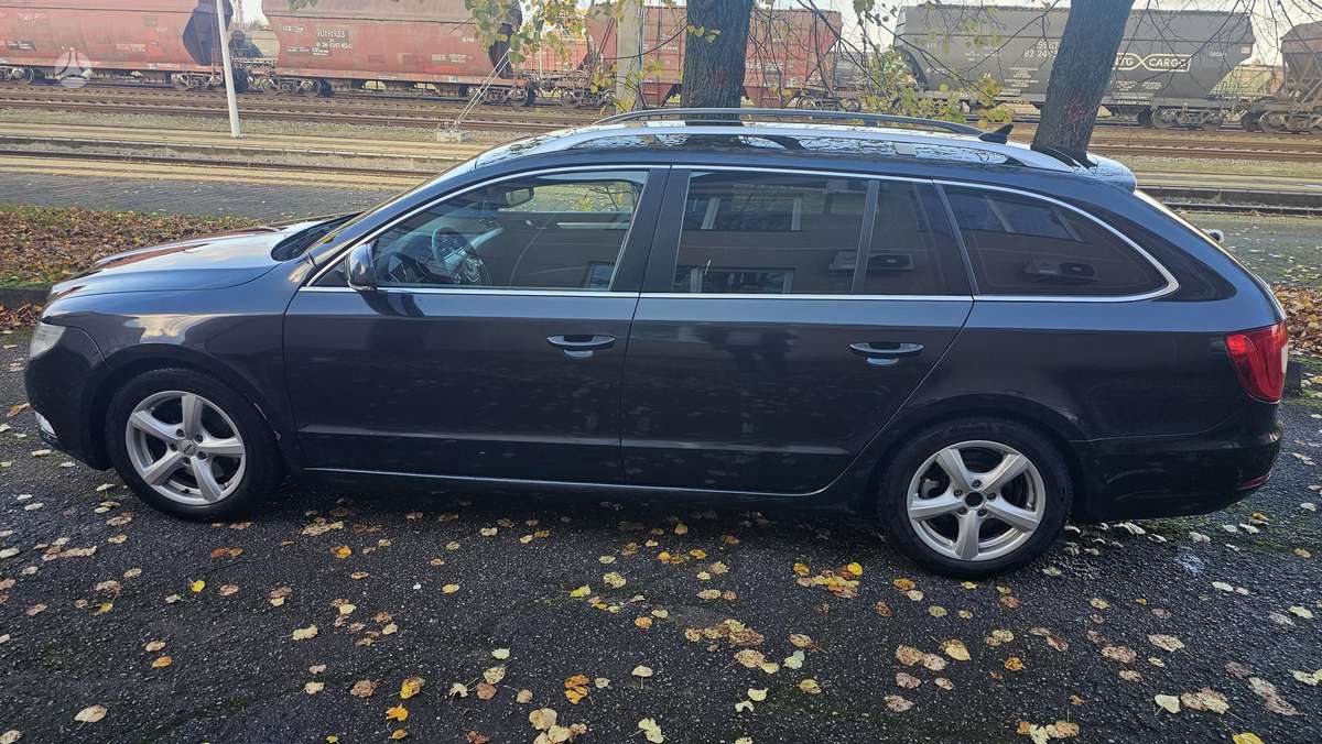 Skoda Superb 2011 — photo 5