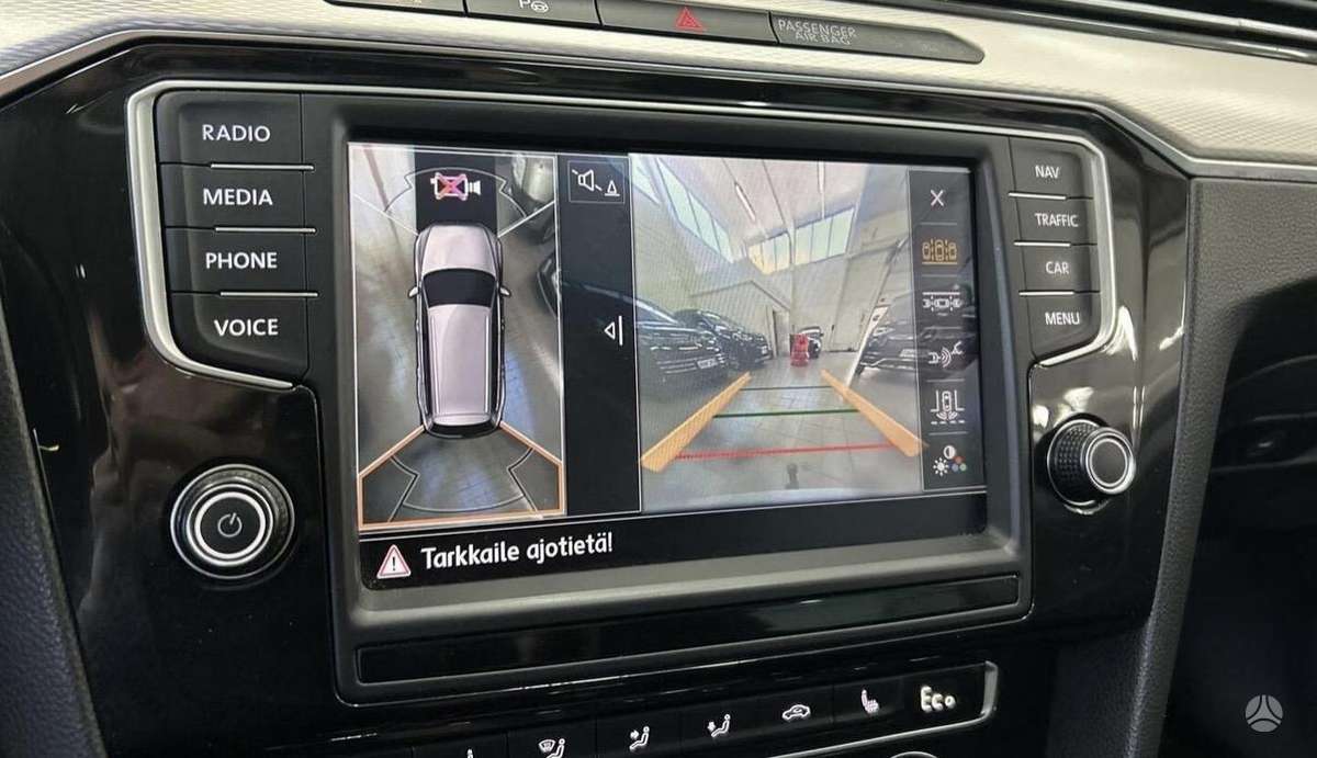 Volkswagen Passat 2015 — photo 13