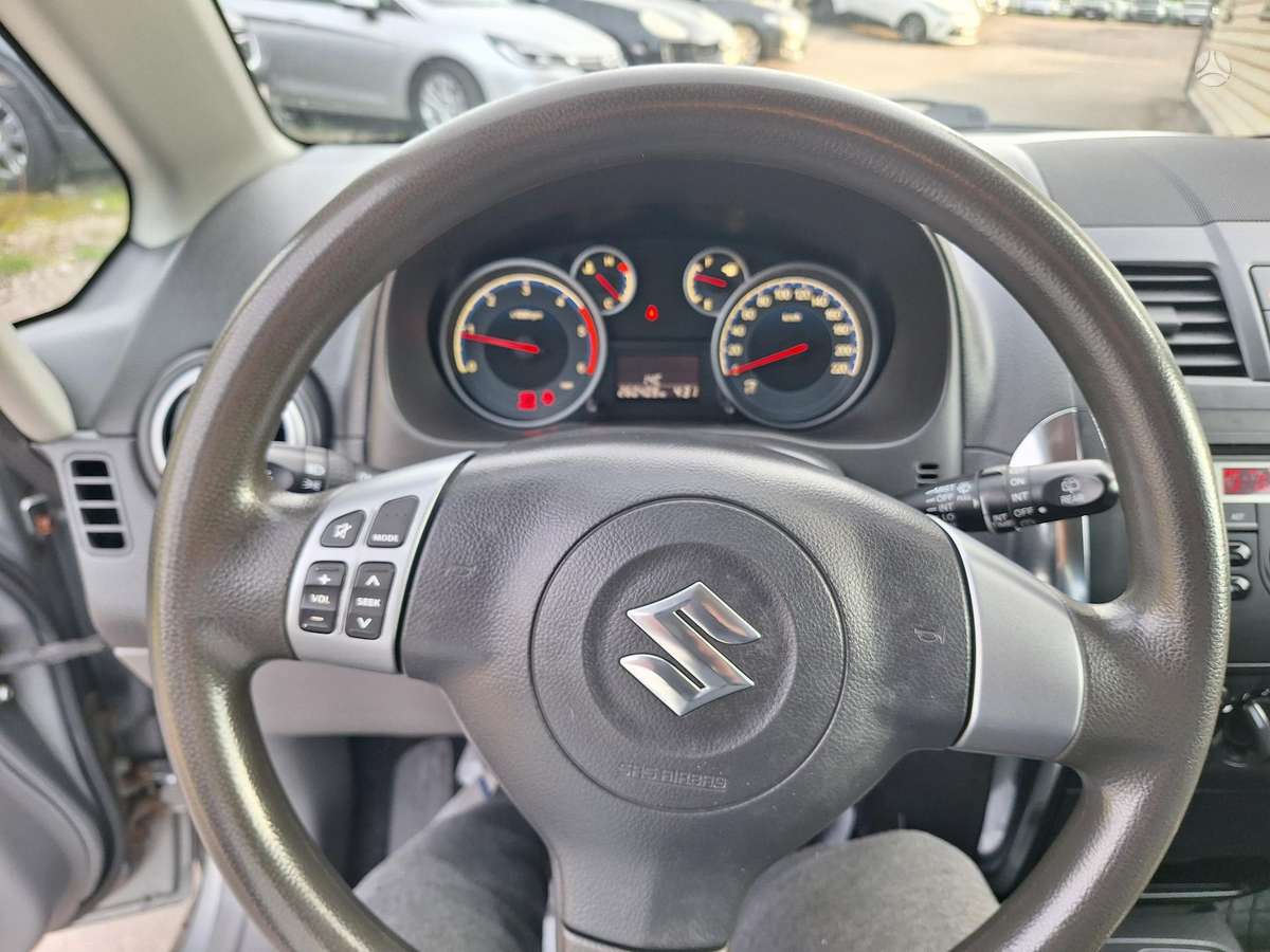 Suzuki SX4 2012 — photo 10
