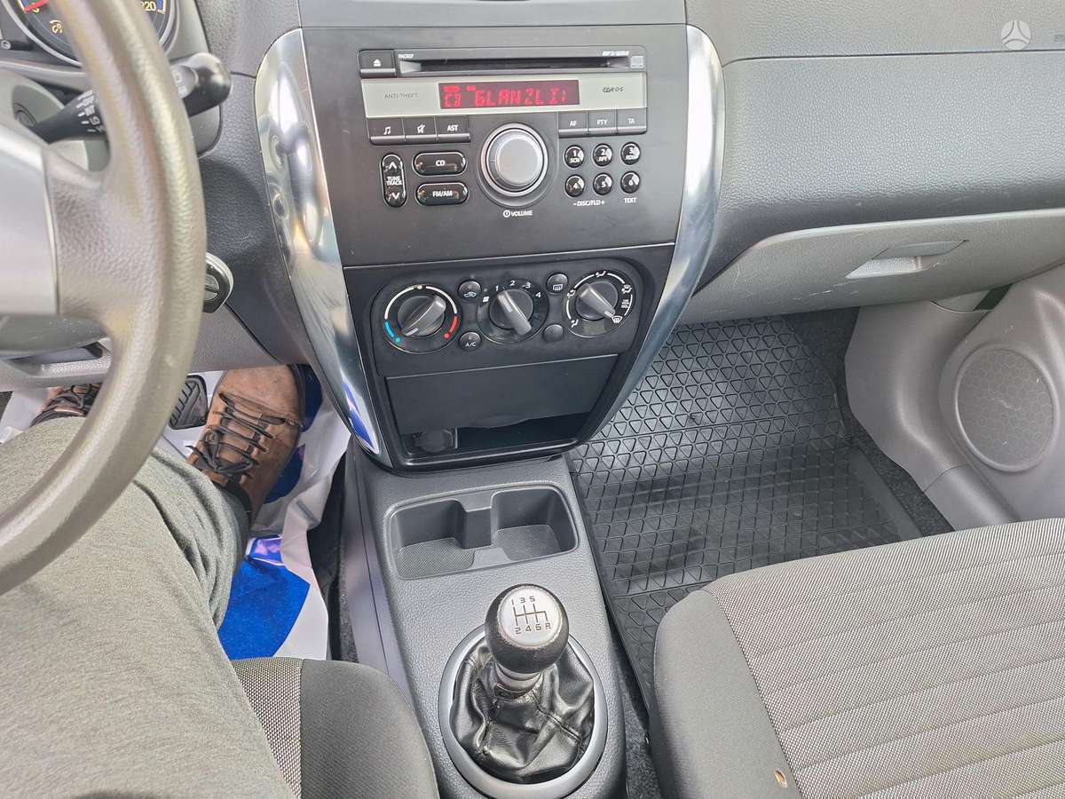 Suzuki SX4 2012 — photo 11