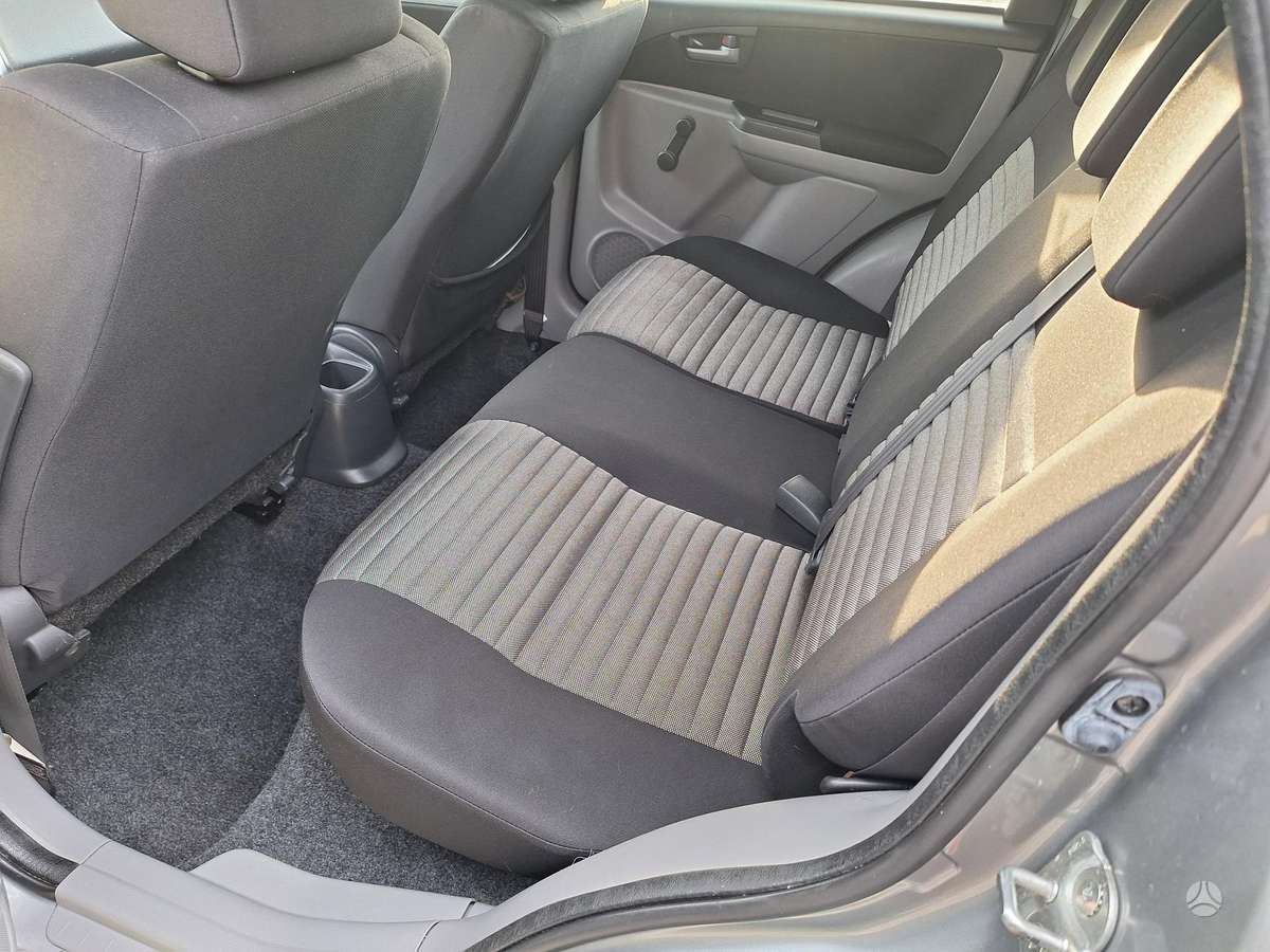 Suzuki SX4 2012 — photo 7