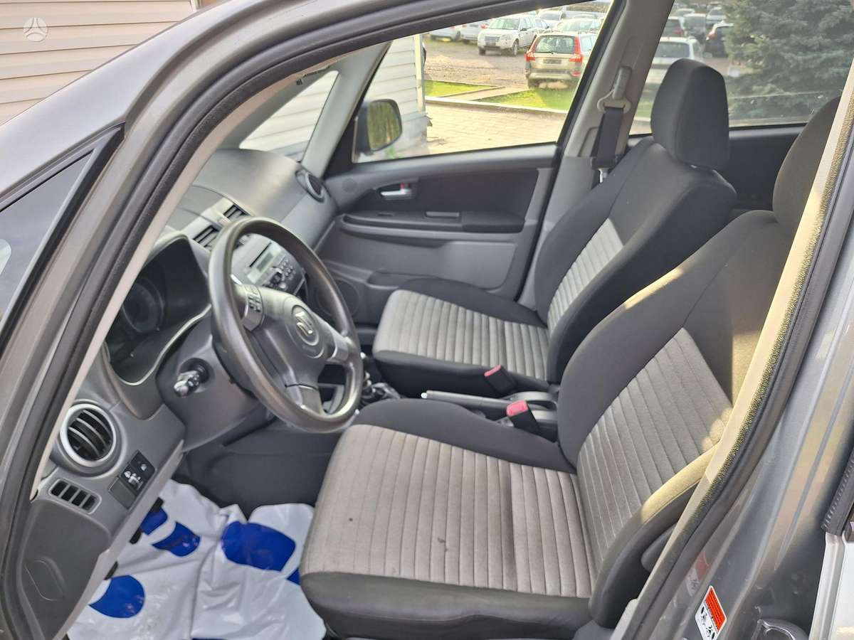 Suzuki SX4 2012 — photo 8
