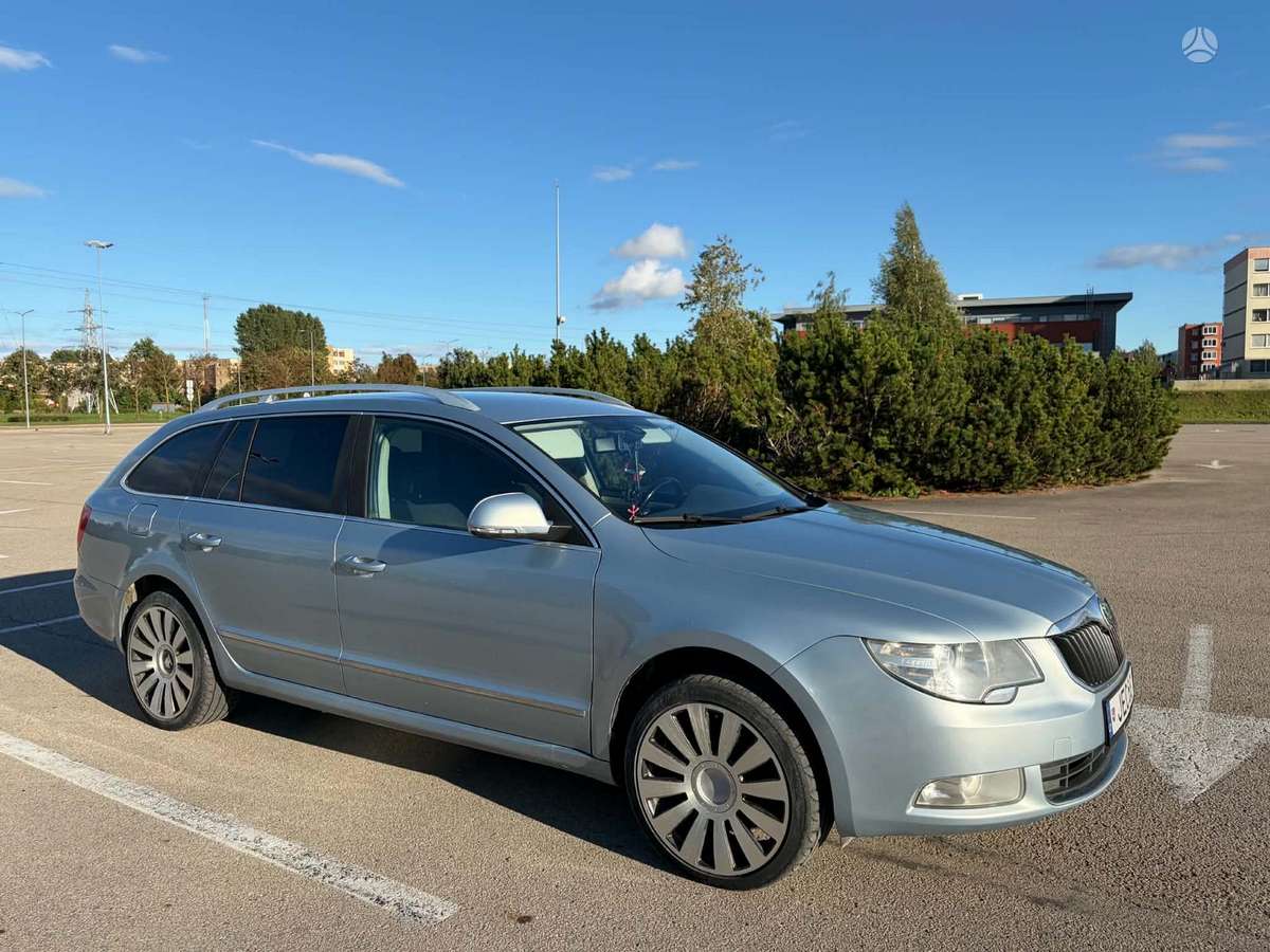 Skoda Superb 2011 — photo 5