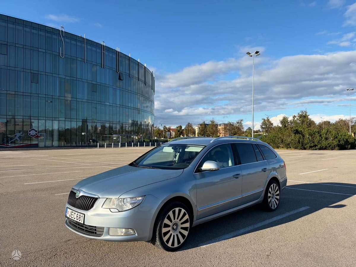 Skoda Superb 2011 — photo 8