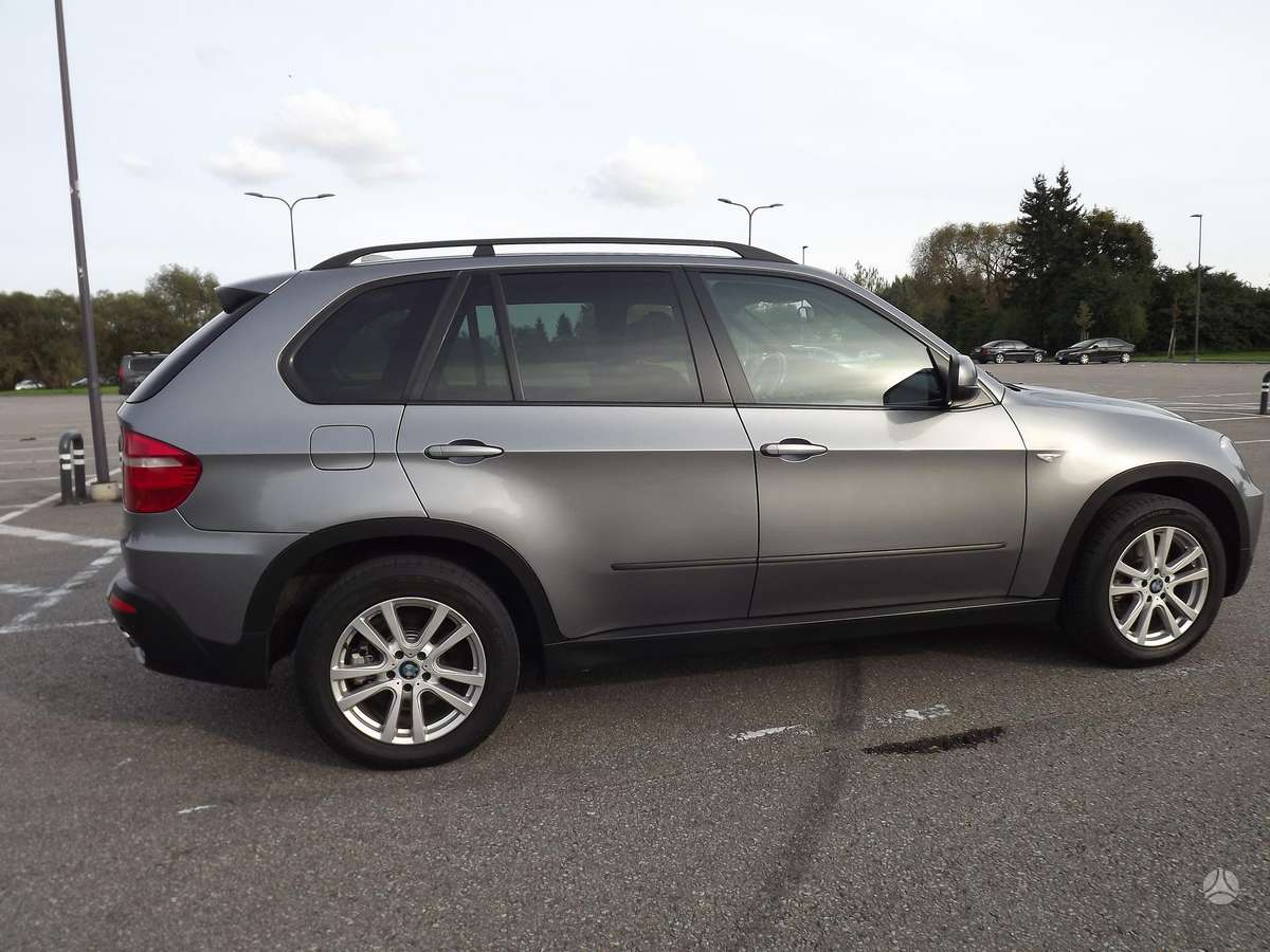 BMW X5 2008 — салон
