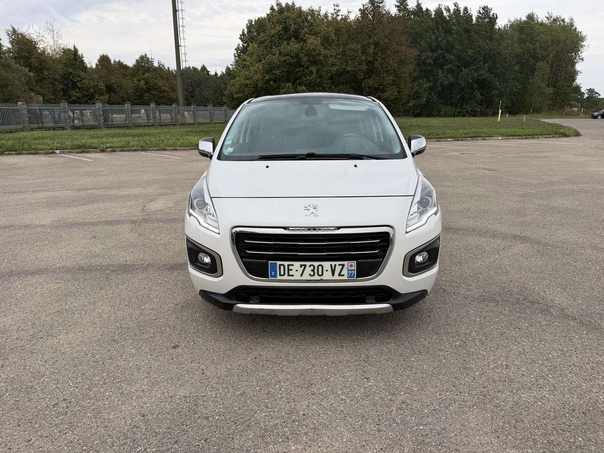 Peugeot 3008 2014 — rear view
