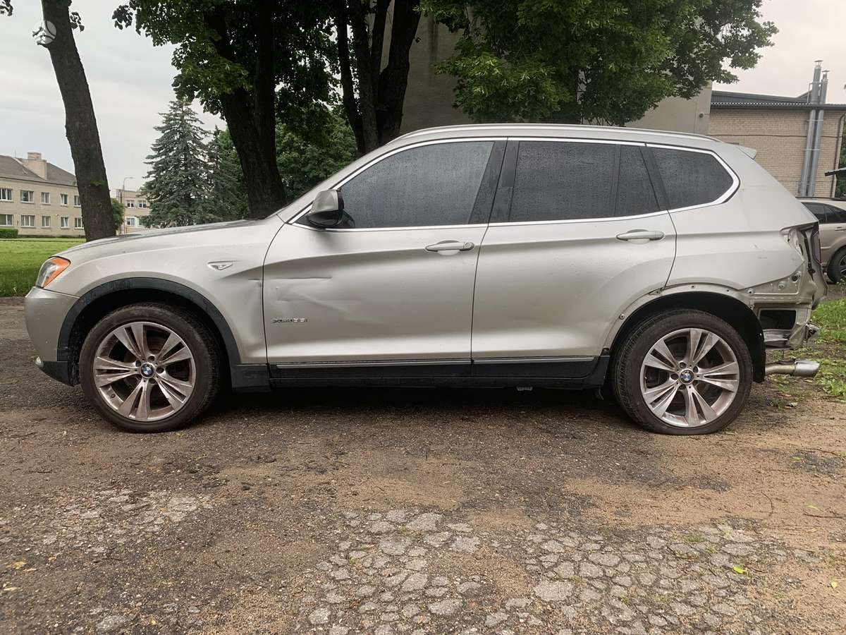 BMW X3 2012 — вигляд ззаду