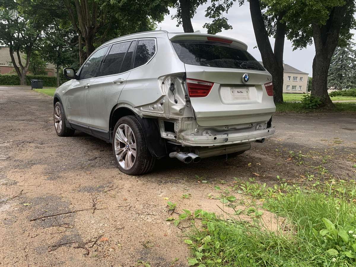 BMW X3 2012 — салон