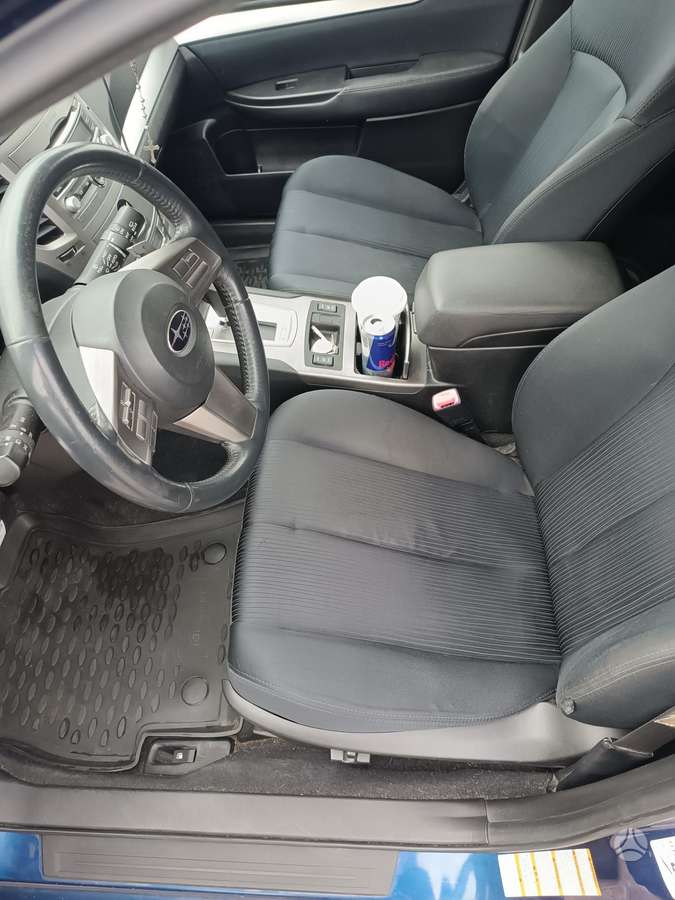 Subaru Legacy 2010 — photo 11