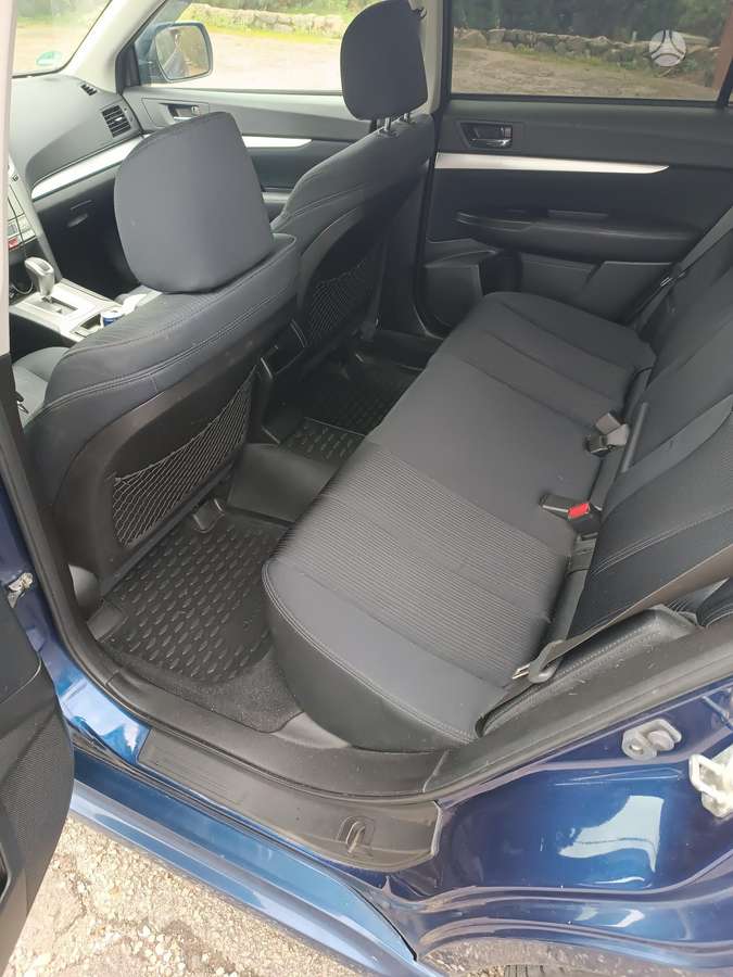 Subaru Legacy 2010 — photo 12