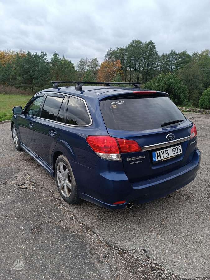 Subaru Legacy 2010 — engine 2500 cm³, 167 HP (123kW)