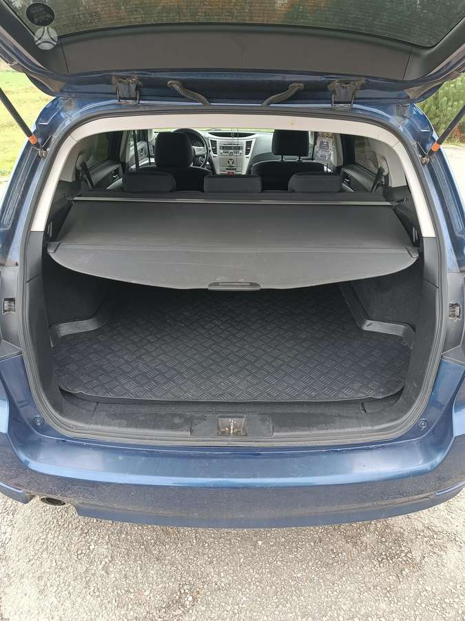 Subaru Legacy 2010 — photo 8