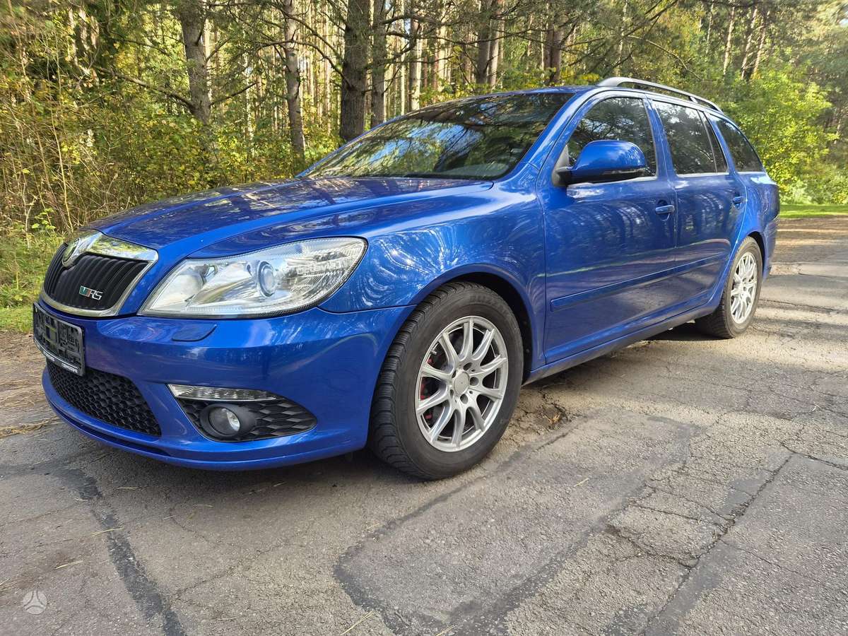 Skoda Octavia 2011 — вигляд ззаду