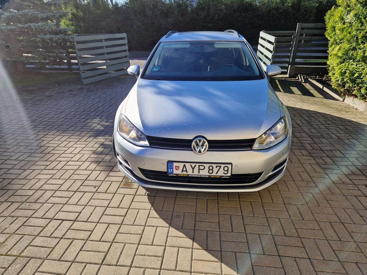 Volkswagen Golf 2013 — rear view