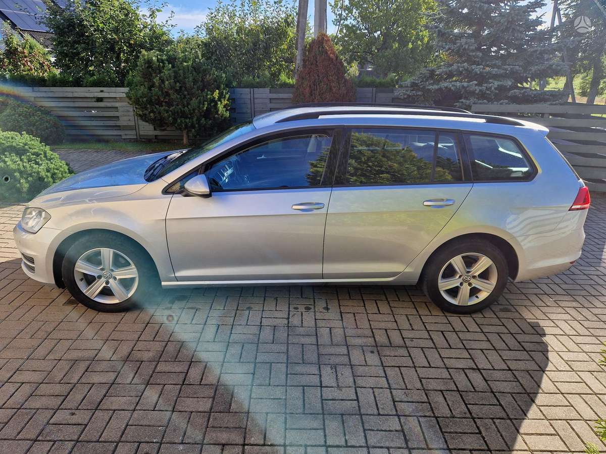 Volkswagen Golf 2013 — interior