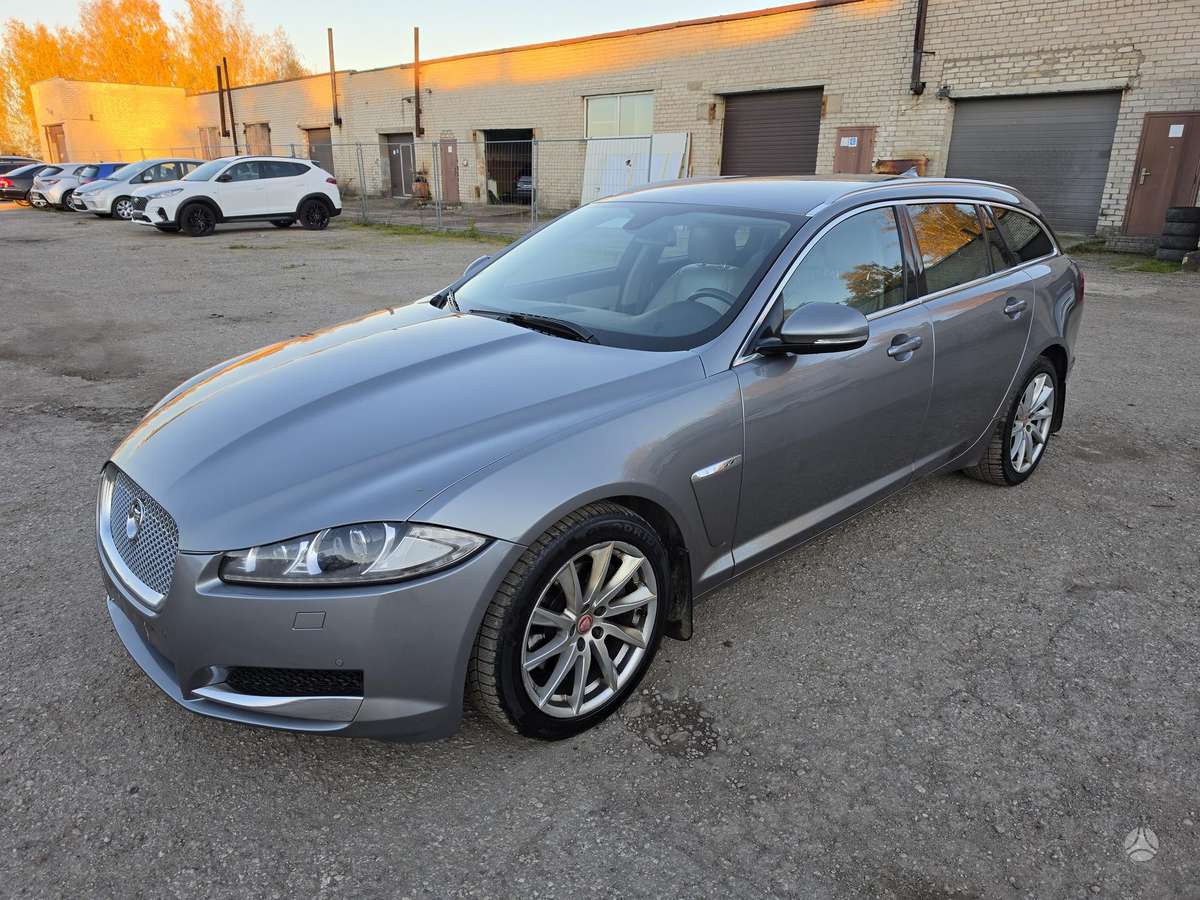Jaguar XF, 2013