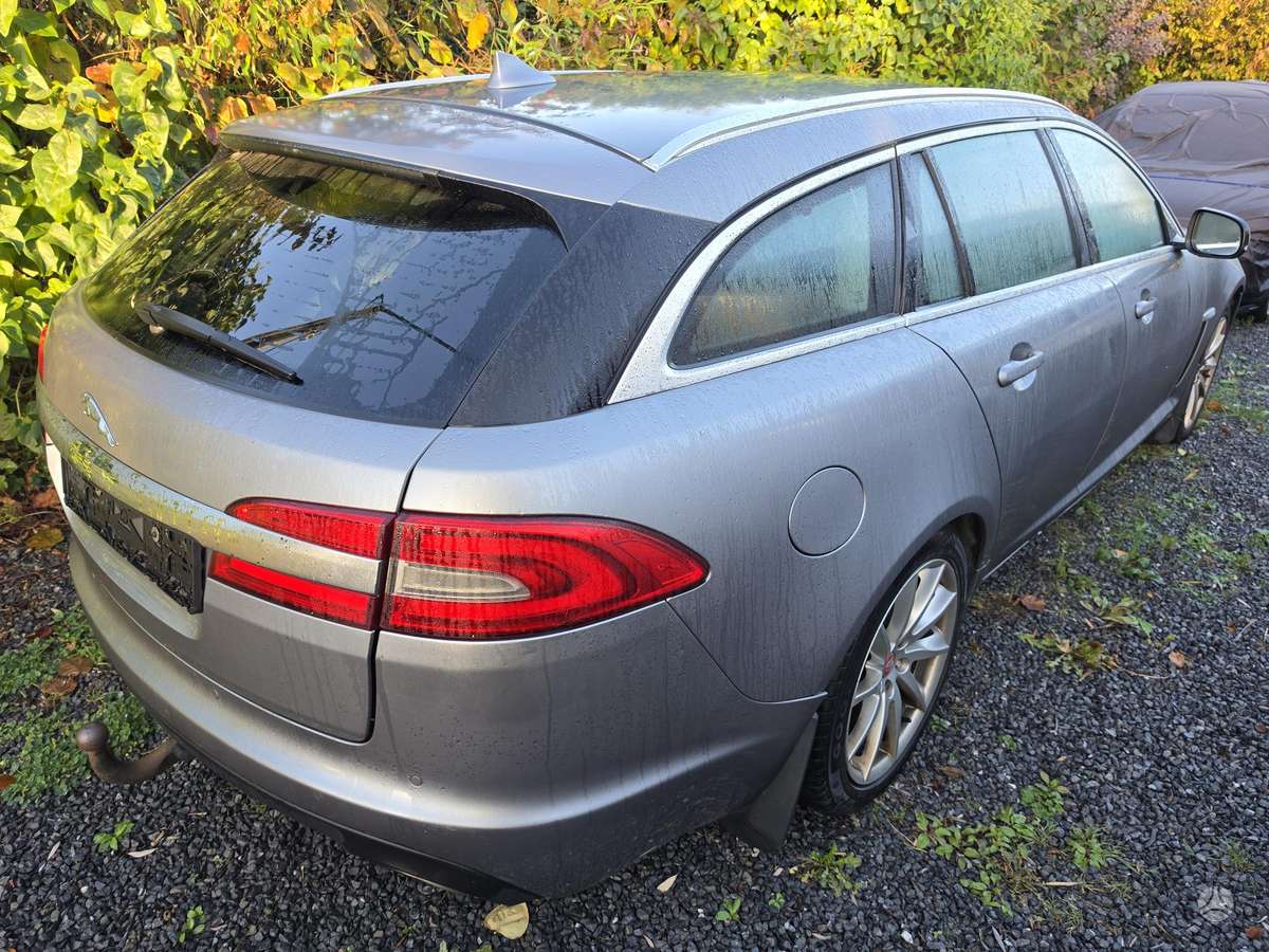 Jaguar XF 2013 — interior