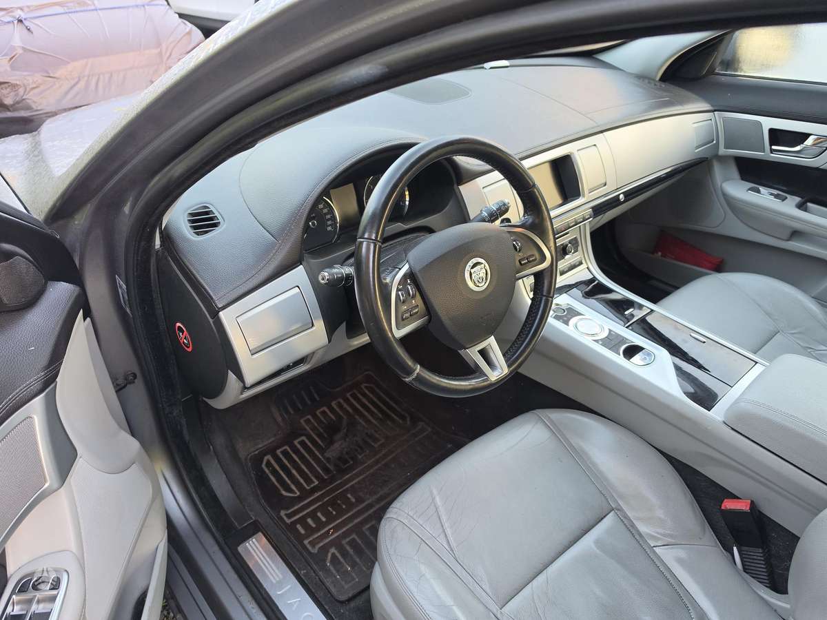 Jaguar XF 2013 — photo 6