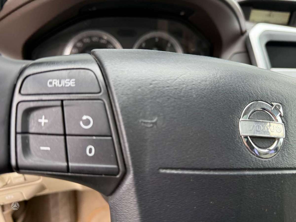 Volvo XC60 2008 — photo 21