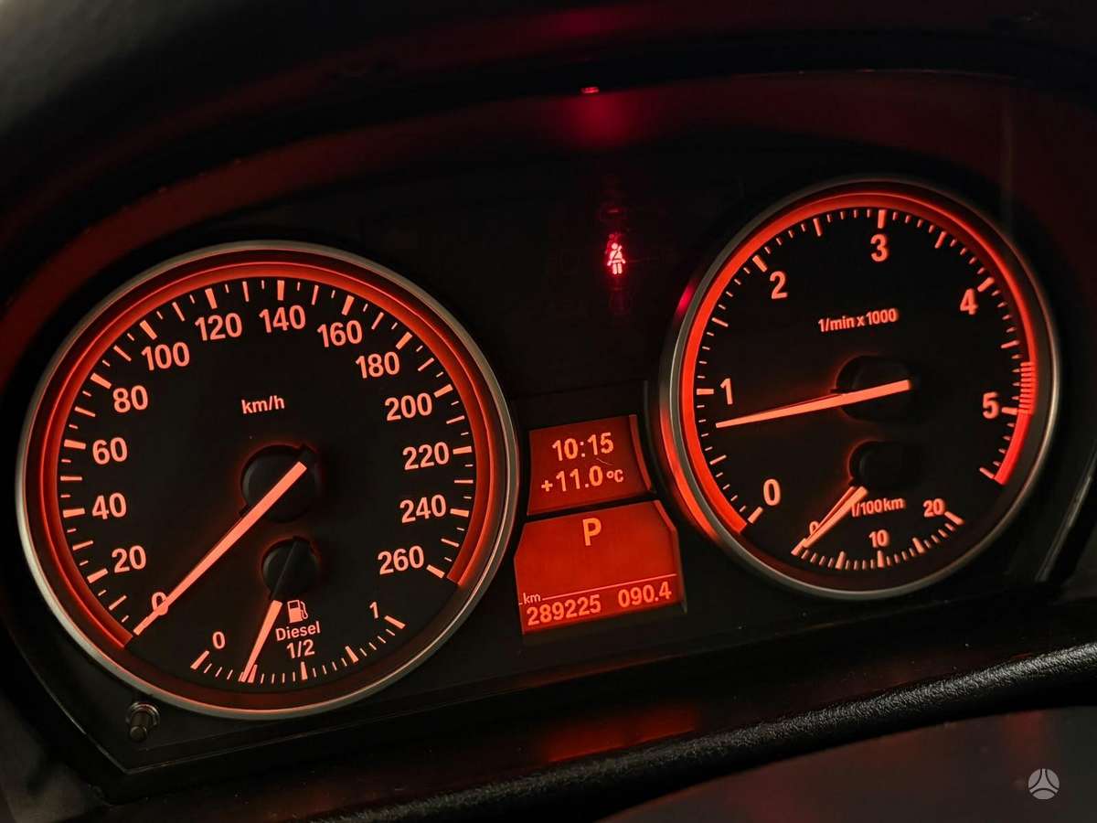 BMW X1 2012 — photo 11