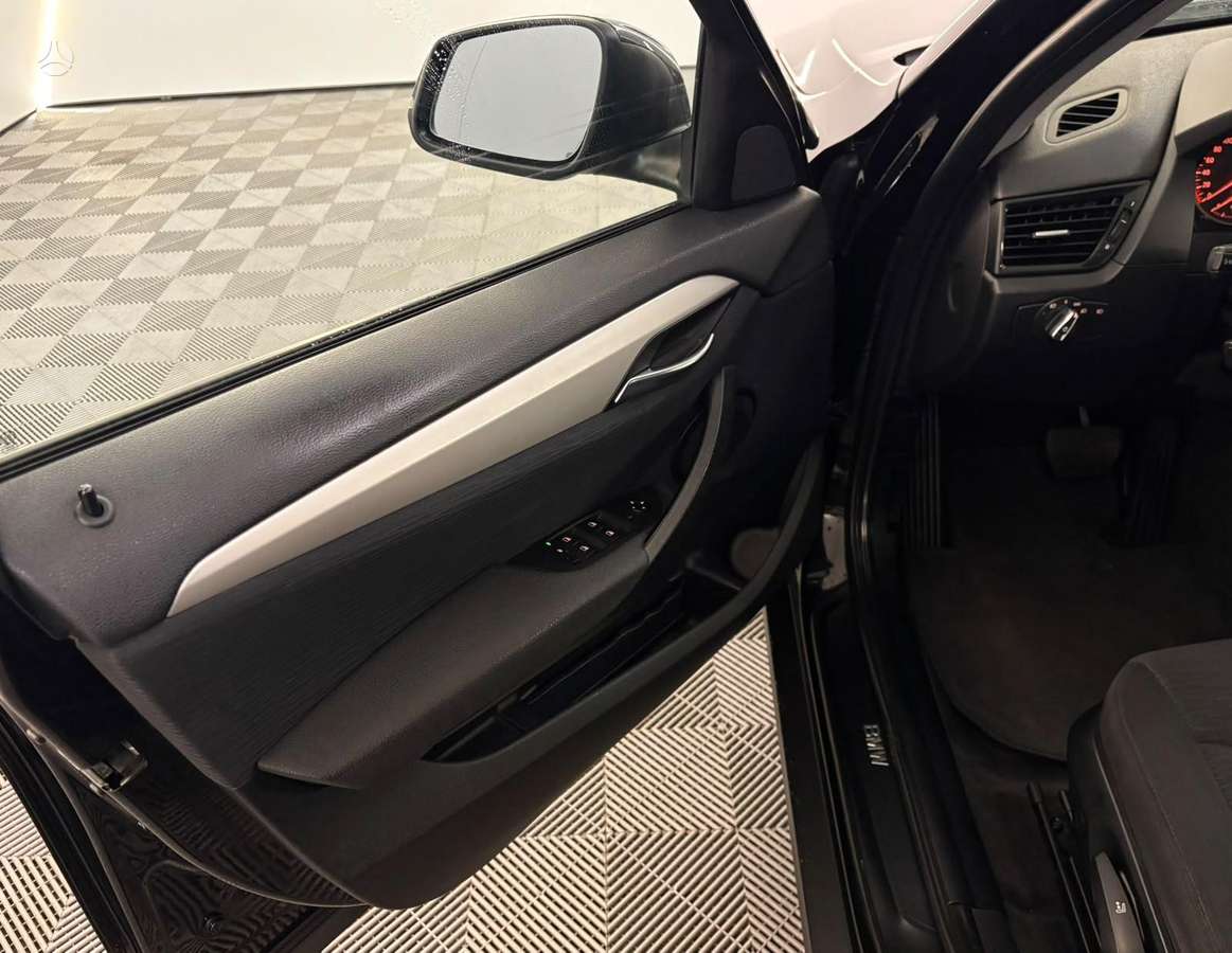 BMW X1 2012 — photo 15