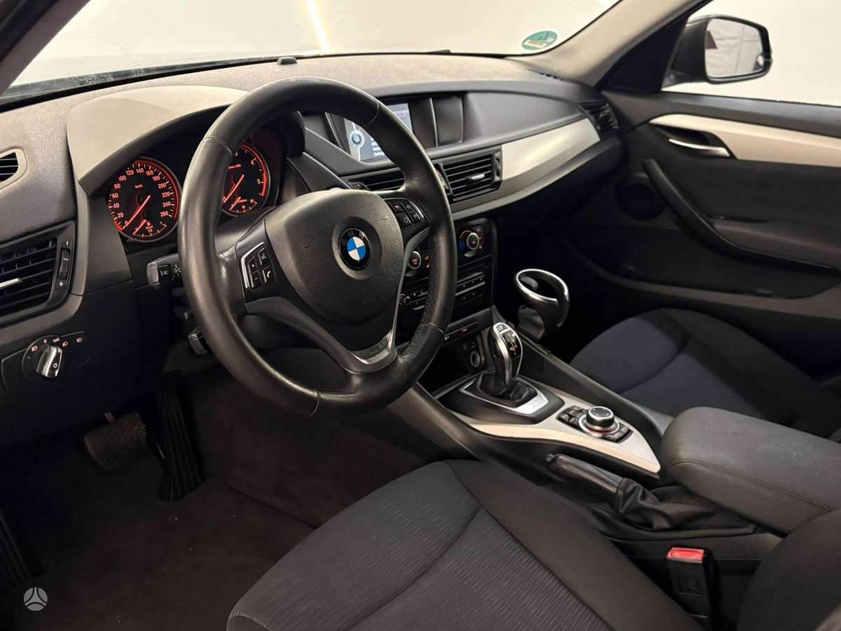 BMW X1 2012 — rear view