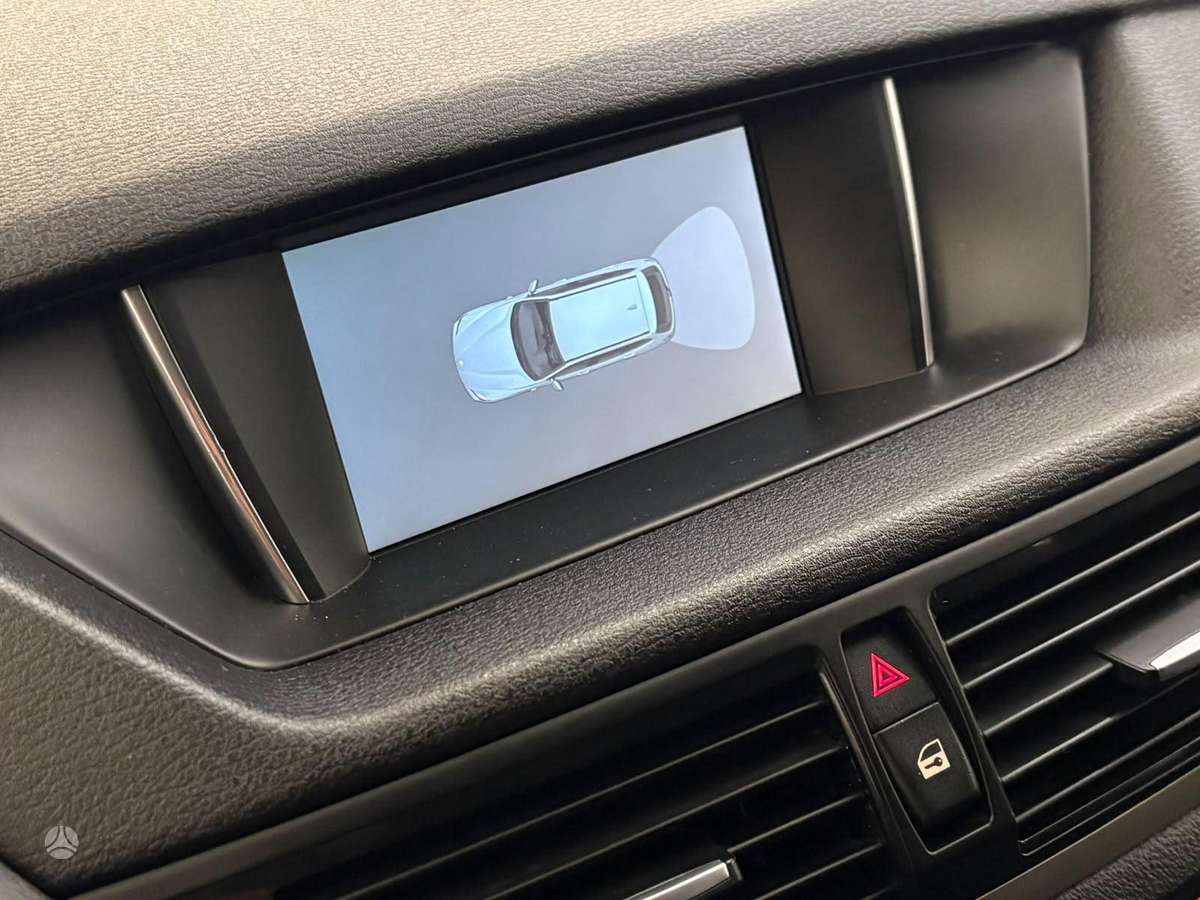 BMW X1 2012 — engine 1995 cm³, 143 HP (105kW)