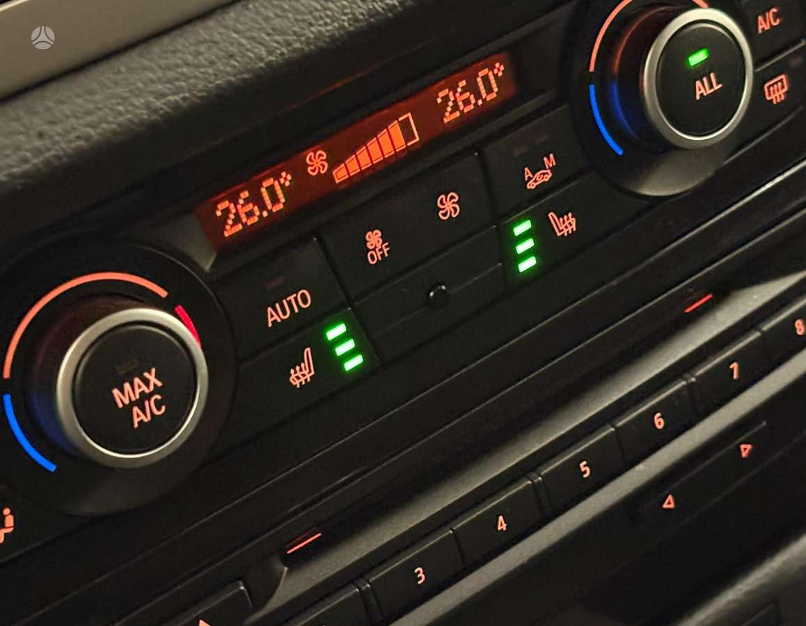 BMW X1 2012 — photo 6