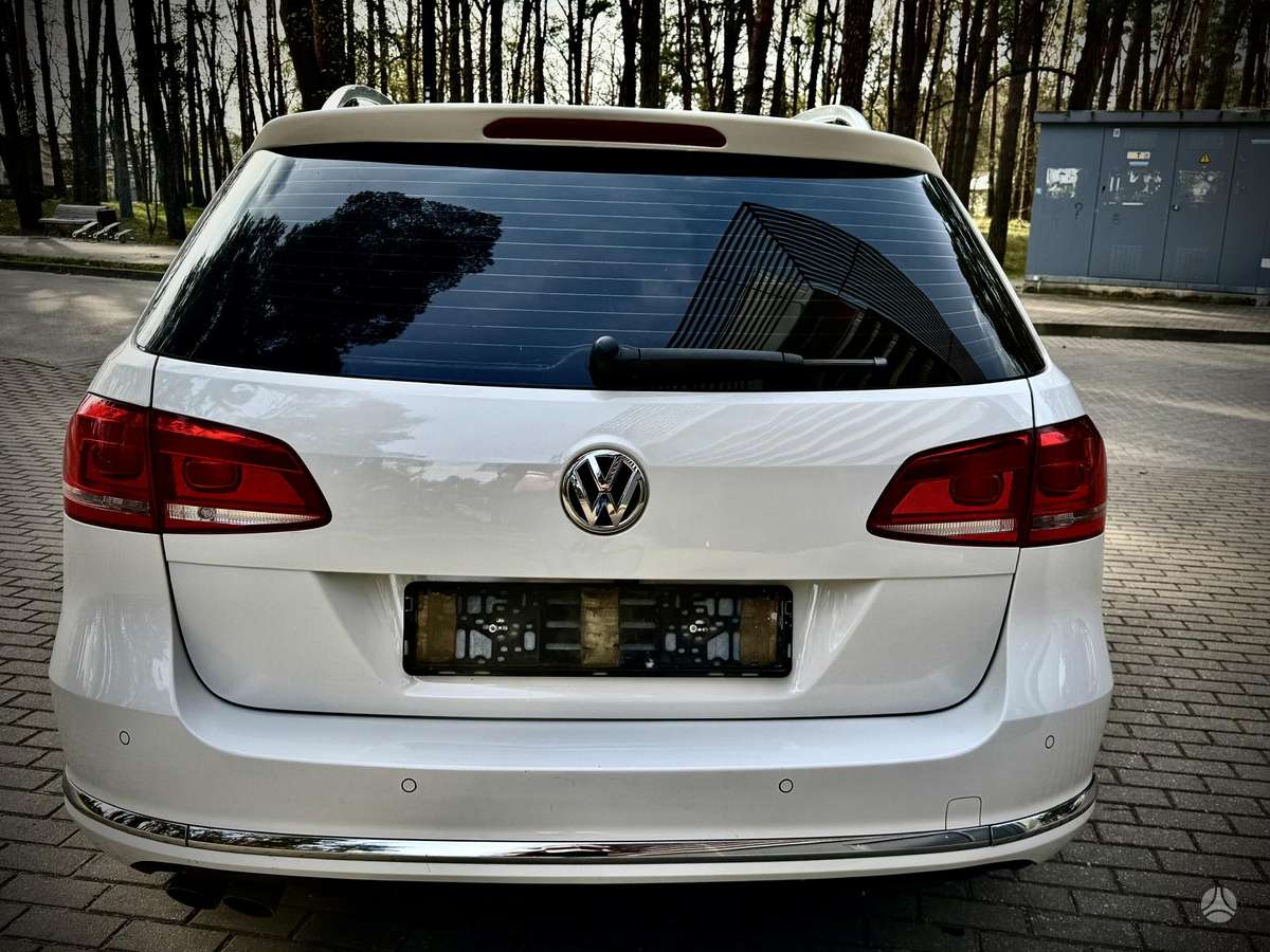 Volkswagen Passat 2012 — photo 17