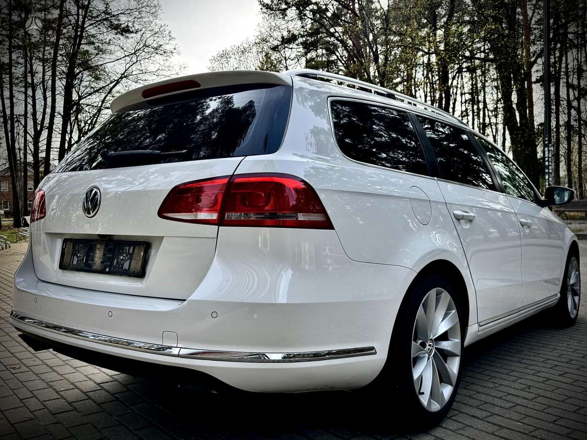 Volkswagen Passat 2012 — photo 25