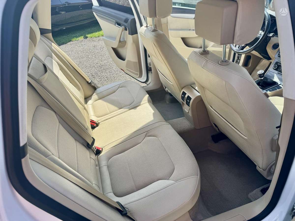 Volkswagen Passat 2012 — photo 30
