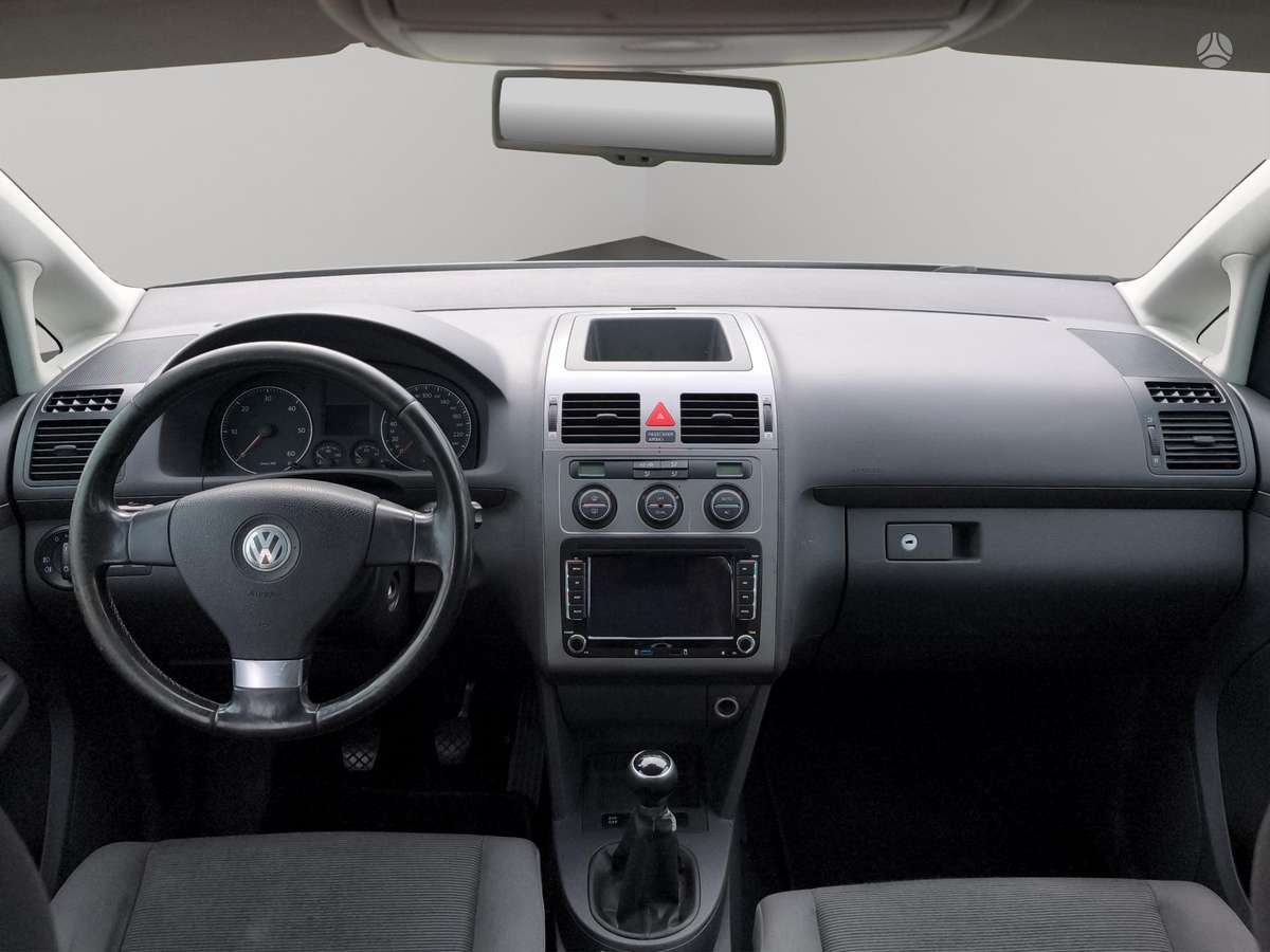 Volkswagen Touran 2008 — photo 12
