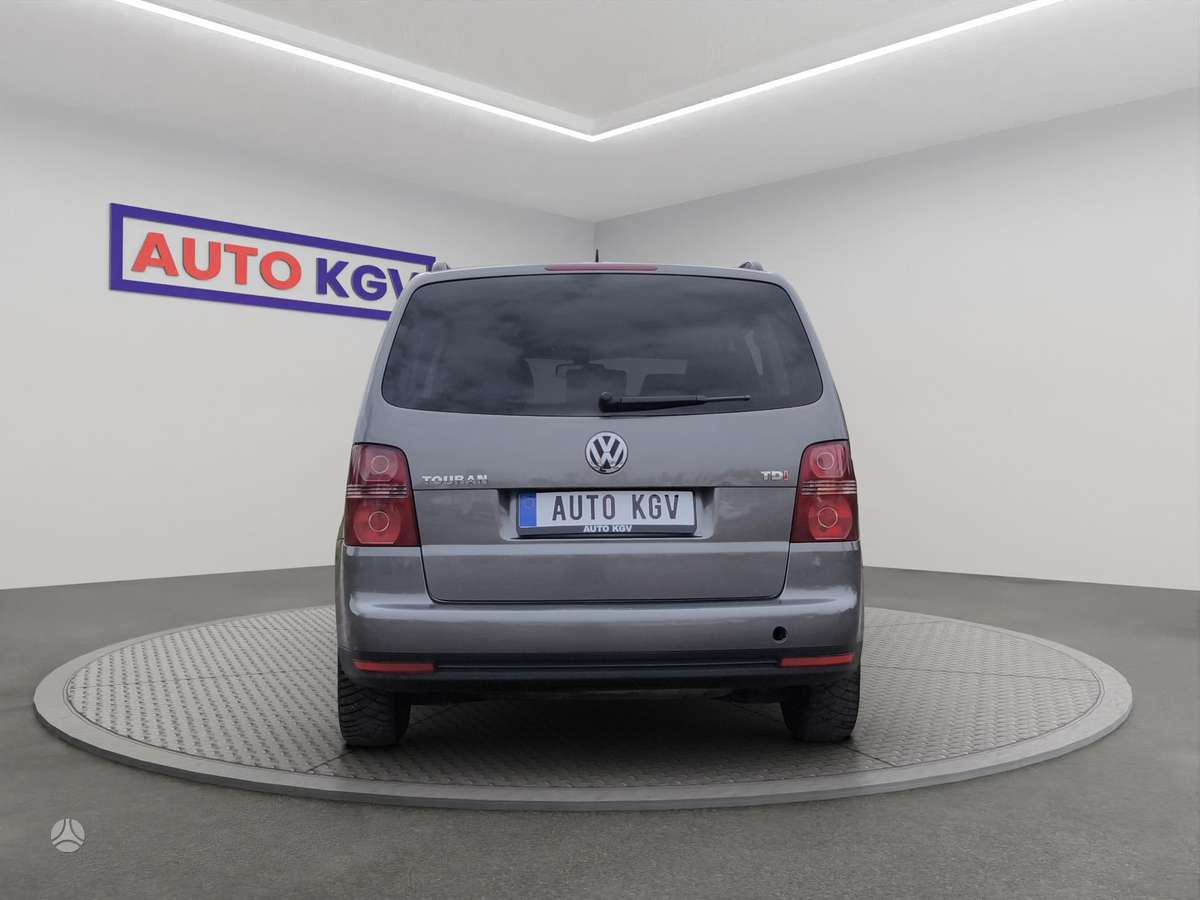 Volkswagen Touran 2008 — engine 1900 cm³, 105 HP (77kW)