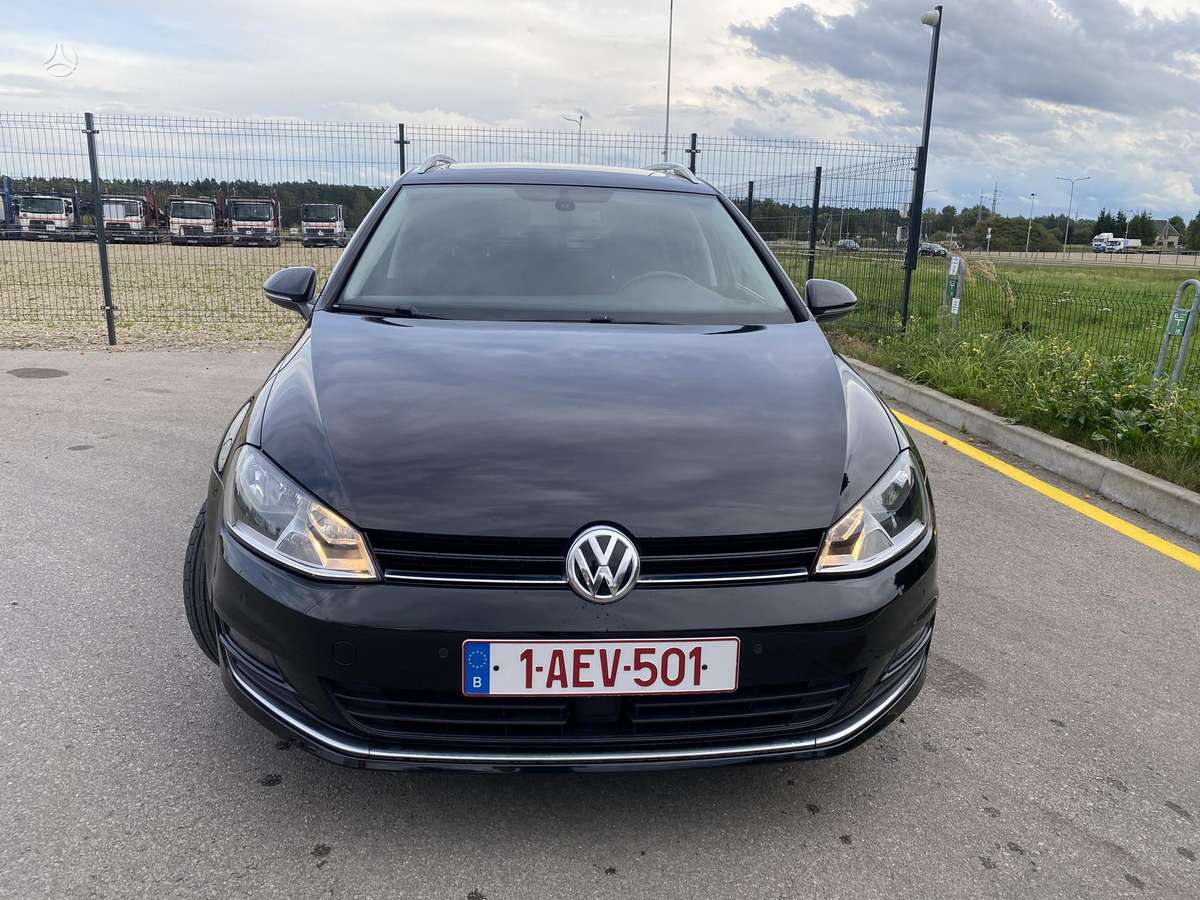 Volkswagen Golf 2013 — rear view